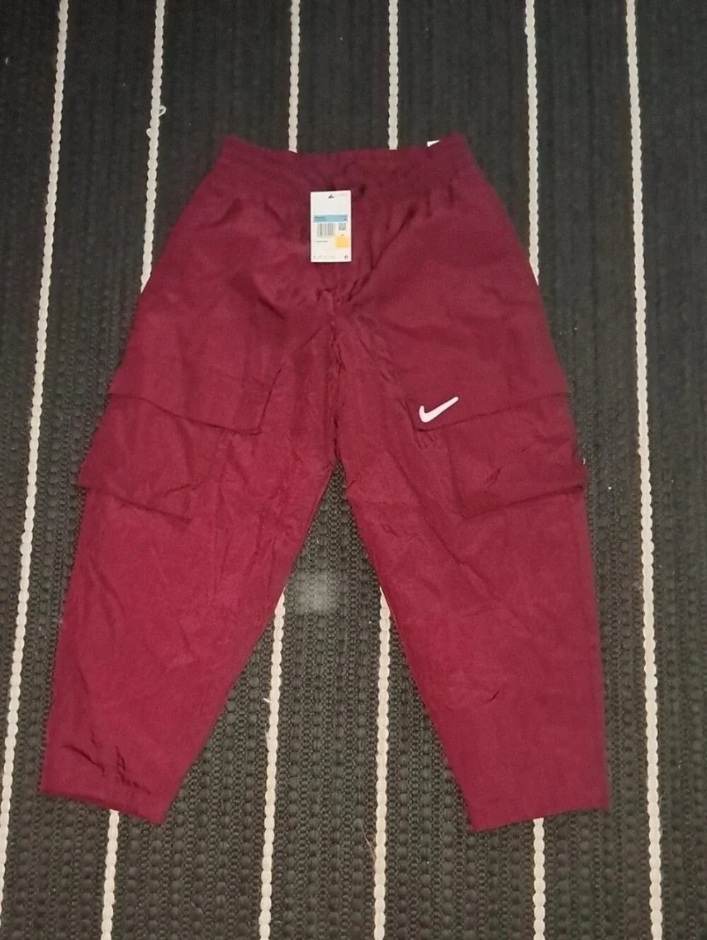 NWT Women's NIKE Windbreaker Joggers, Size M